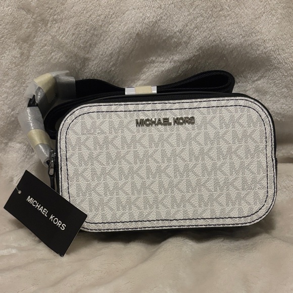 Michael Kors Handbags - NWT Michael Kors White and Black Signature MK Camera Bag